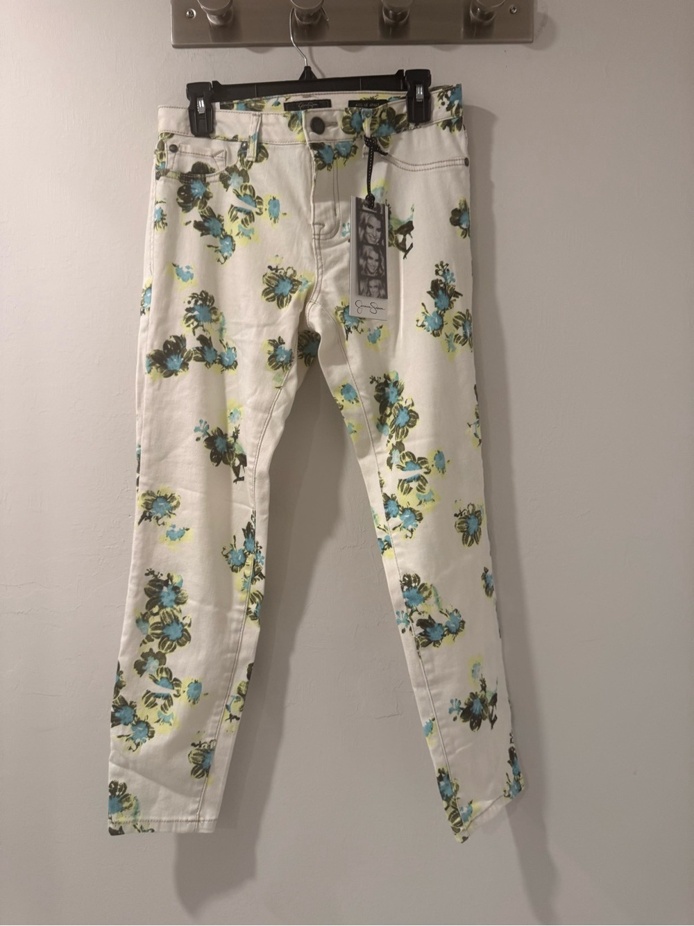 Jessica Simpson Cream Skinny Jeans with Blue & Green Floral Accents Sz 30